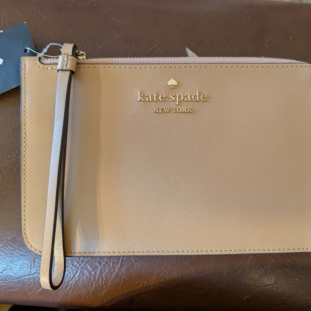 New Kate Spade Light Fawn Medium Cameron Wristlet - Picture 2 of 6
